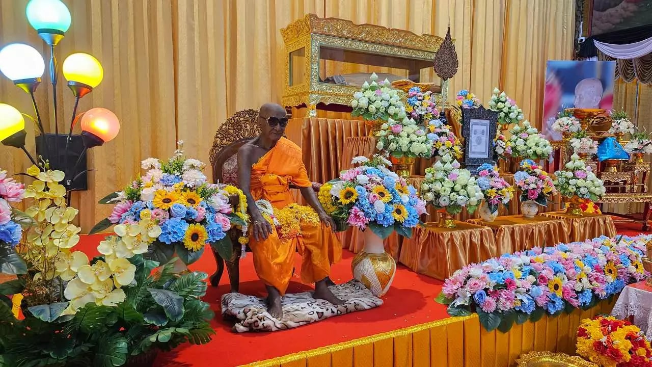 เลขหลวงปู่แขก 1-10-66